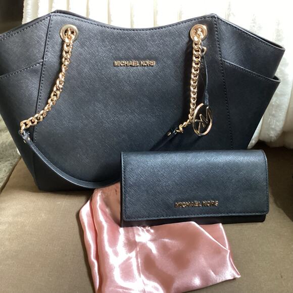 Michael Kors Large Jet Set Chain Tote and Matching Wallet Set Saffiano Leather - Picture 7 of 11